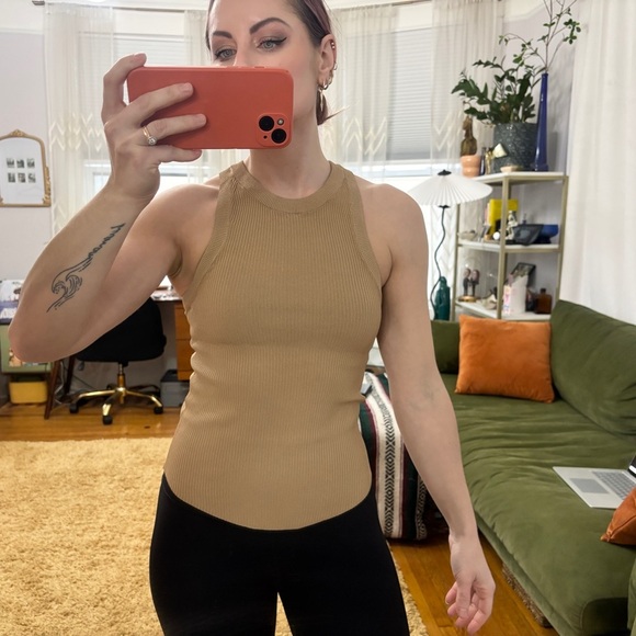 NWOT Zara Ribbed Sleeveless Dolphin Hem Tan Ribbed Tank Top - Sz Small - Picture 2 of 10